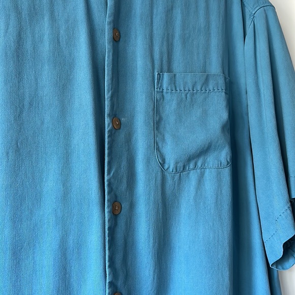 Men’s Tommy Bahama Silk Button Up Shirt - Picture 2 of 6